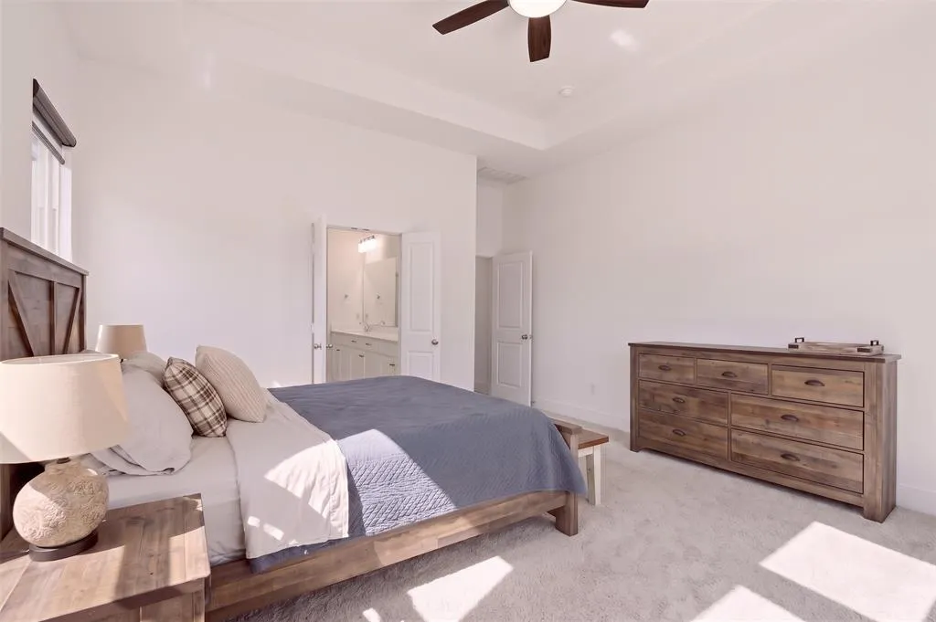 1305 Honey Locust Way