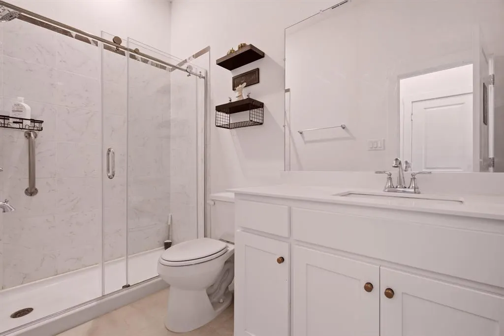 1305 Honey Locust Way
