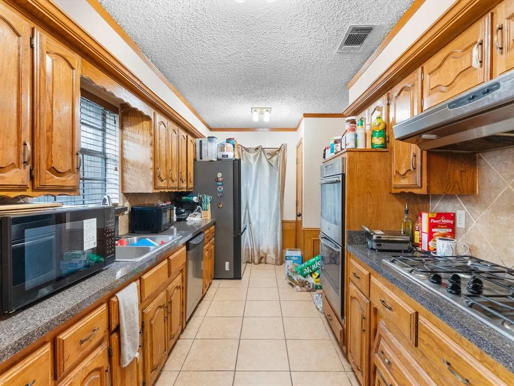 5818 Winding Woods Trail
