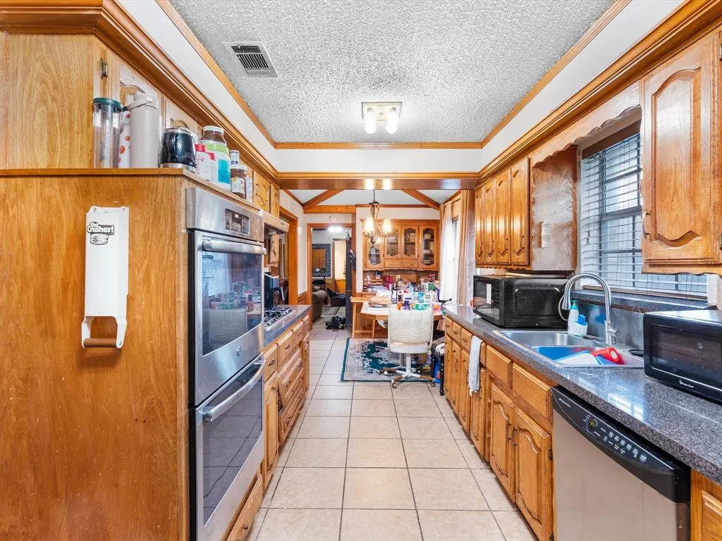 5818 Winding Woods Trail