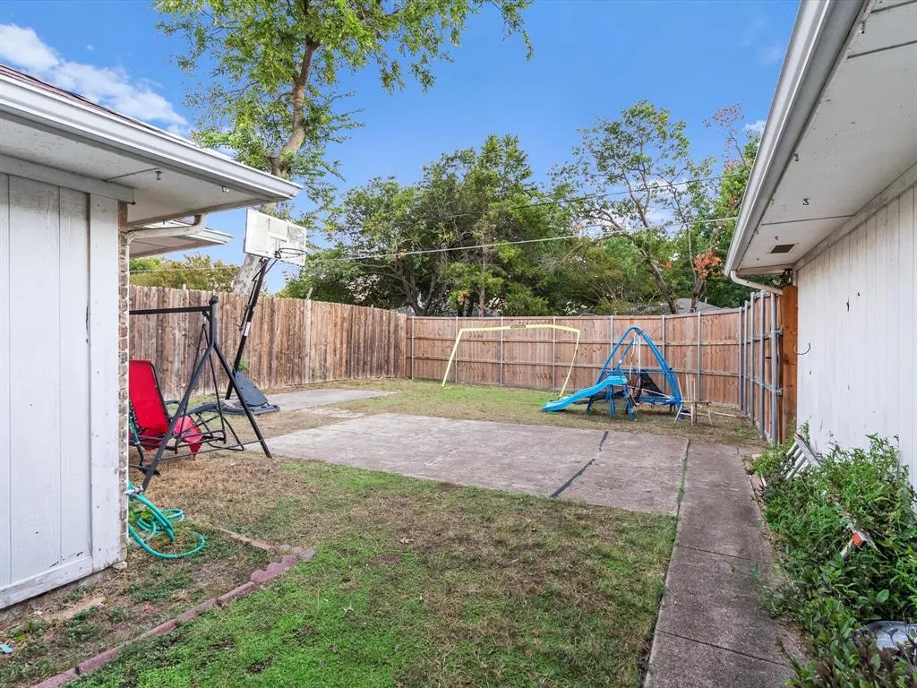 5818 Winding Woods Trail