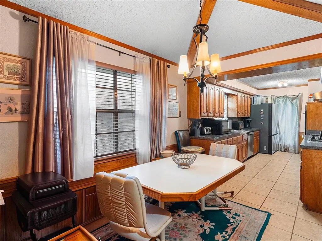 5818 Winding Woods Trail