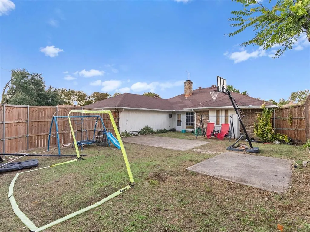 5818 Winding Woods Trail