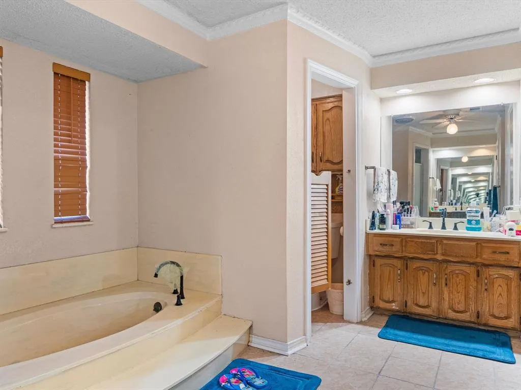 5818 Winding Woods Trail