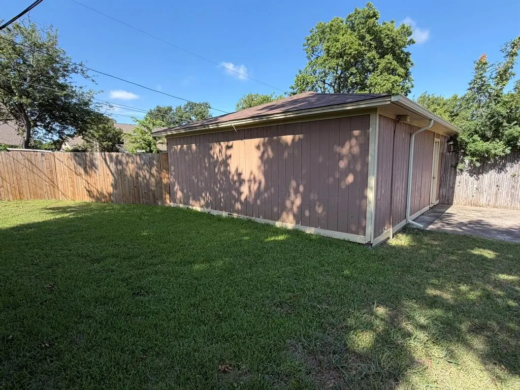 7706 Dentcrest Drive