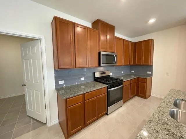 1838 Aslynn Circle