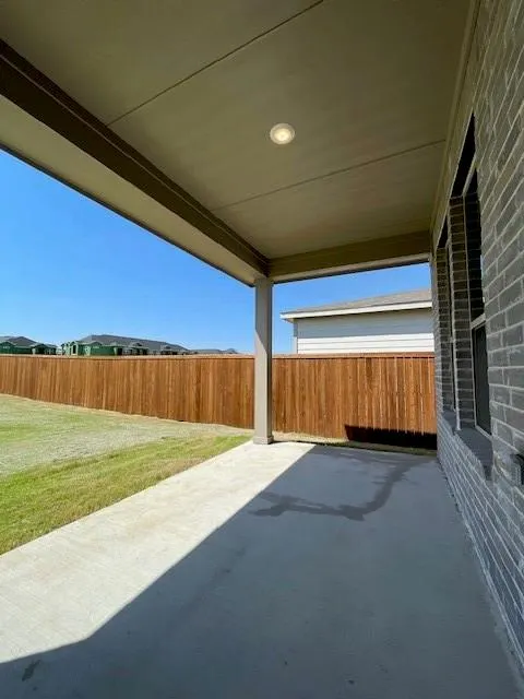 1838 Aslynn Circle