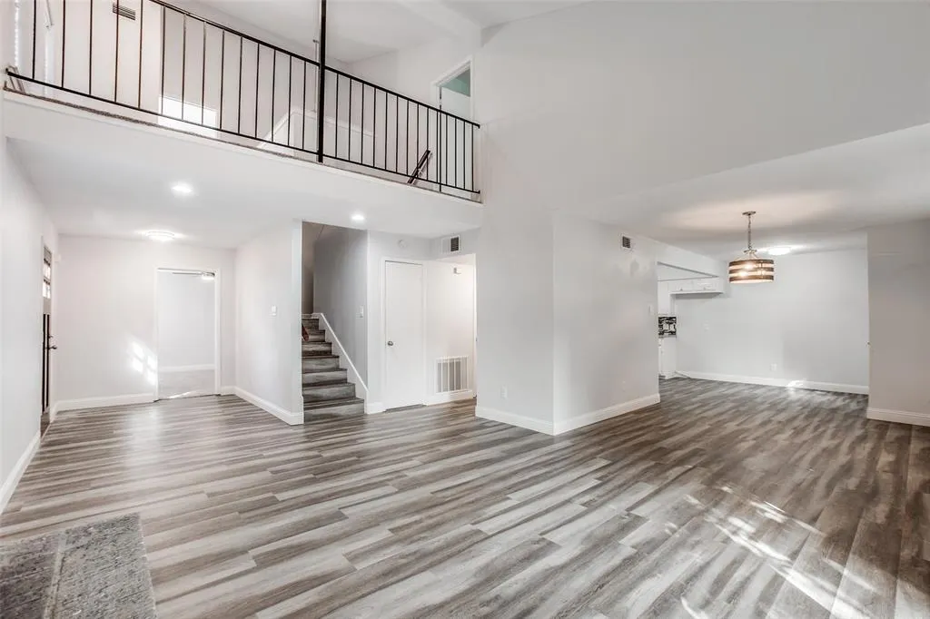 2708 Pinery Lane