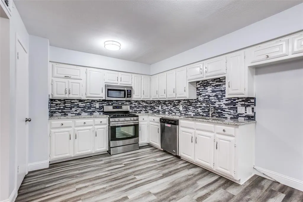 2708 Pinery Lane