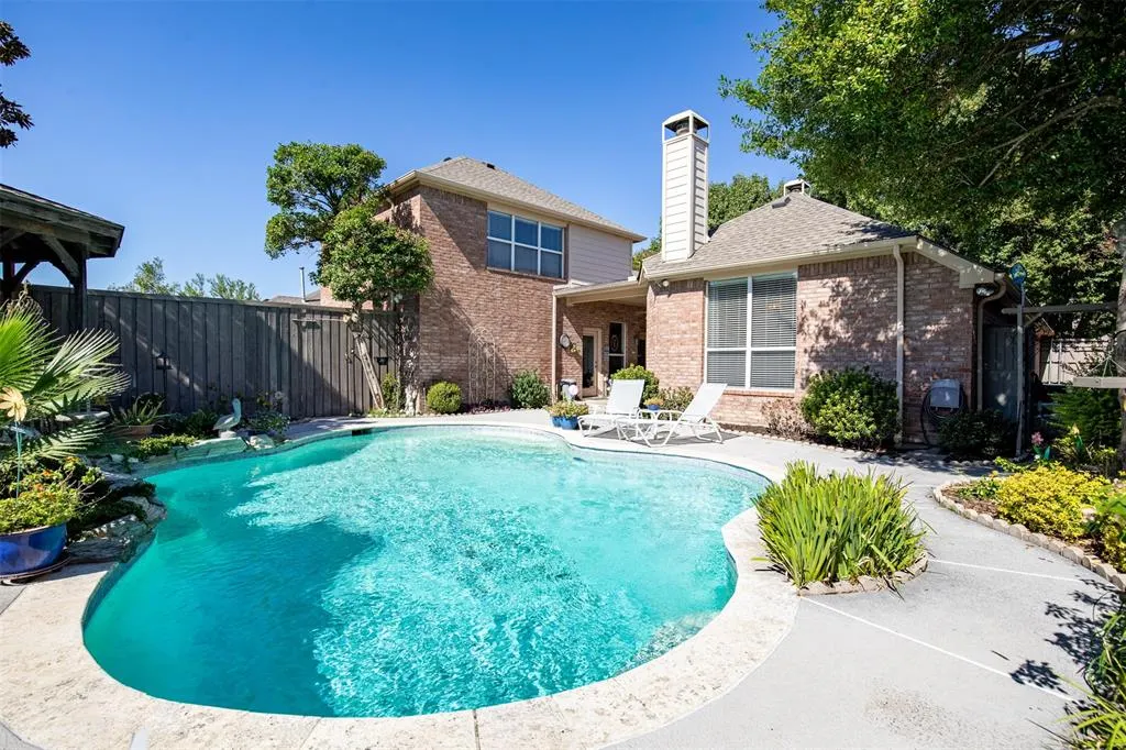 9429 Fairmont Drive