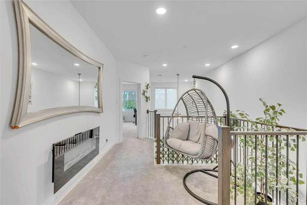 525 Division Street