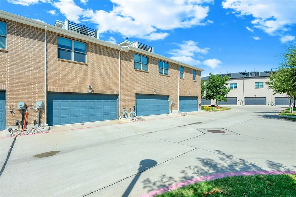 525 Division Street