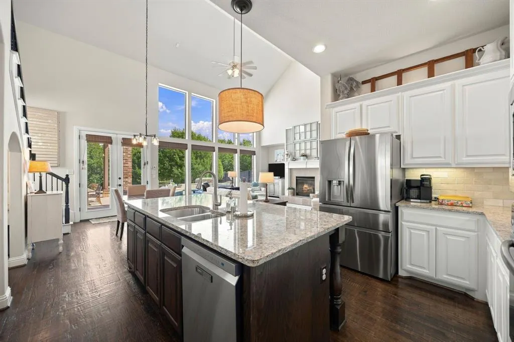 2908 Mountain Creek Drive