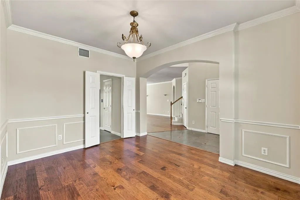 202 Devonshire Court