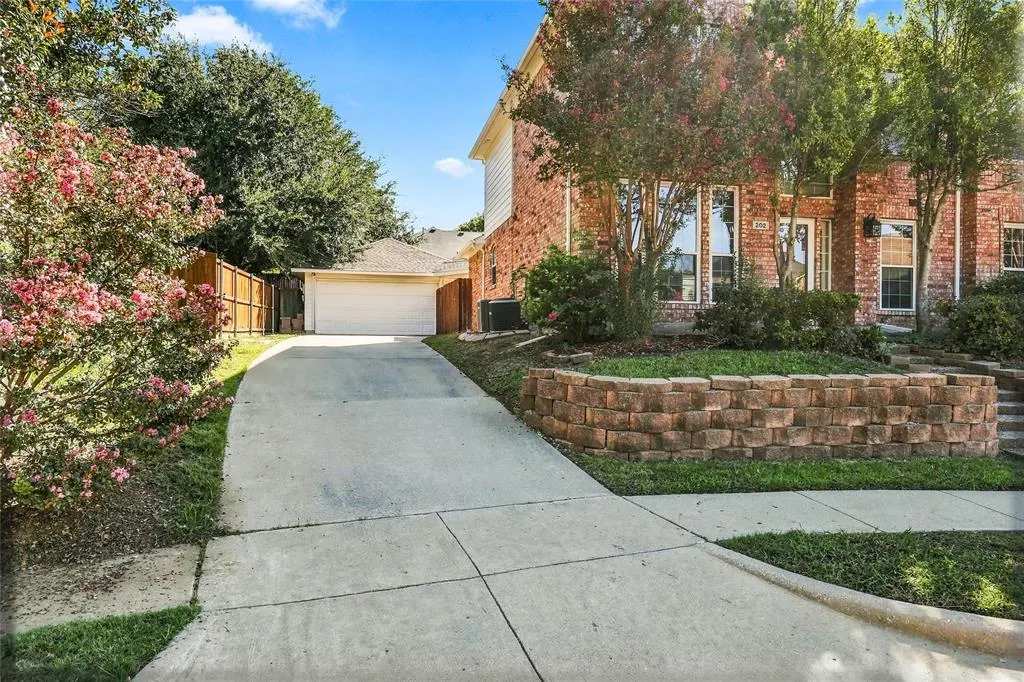 202 Devonshire Court