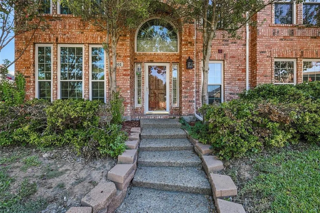 202 Devonshire Court