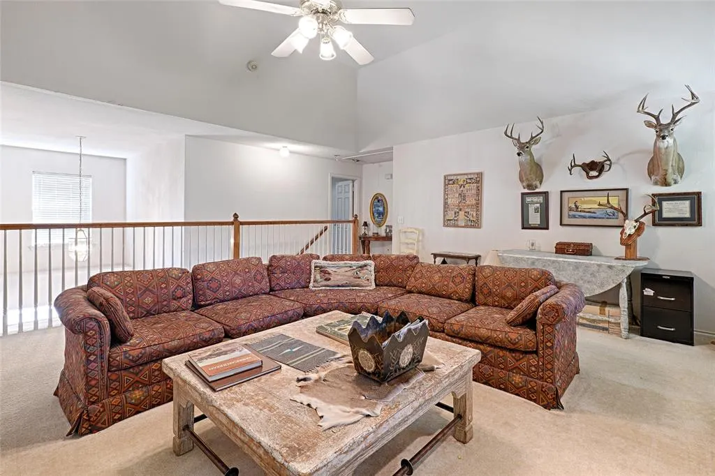 6633 Wickliff Trail