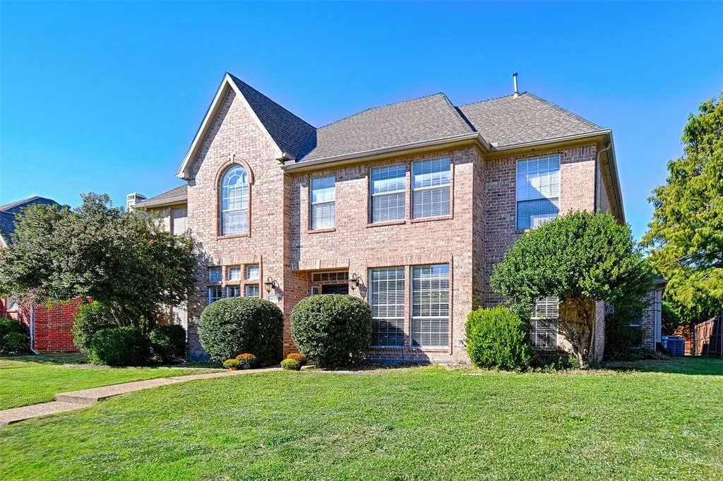 6633 Wickliff Trail