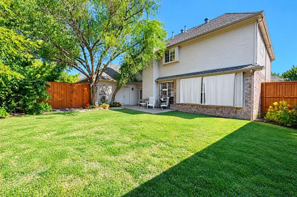 6633 Wickliff Trail