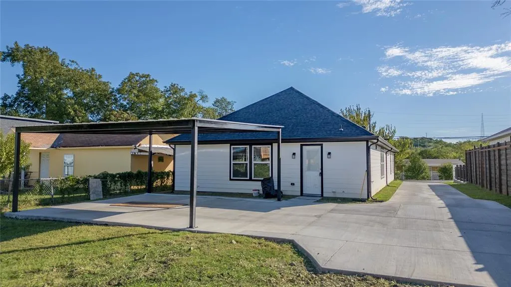 703 N Dwight Avenue