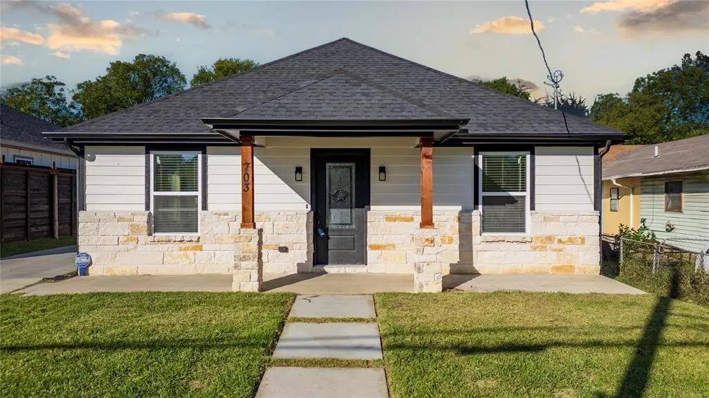703 N Dwight Avenue