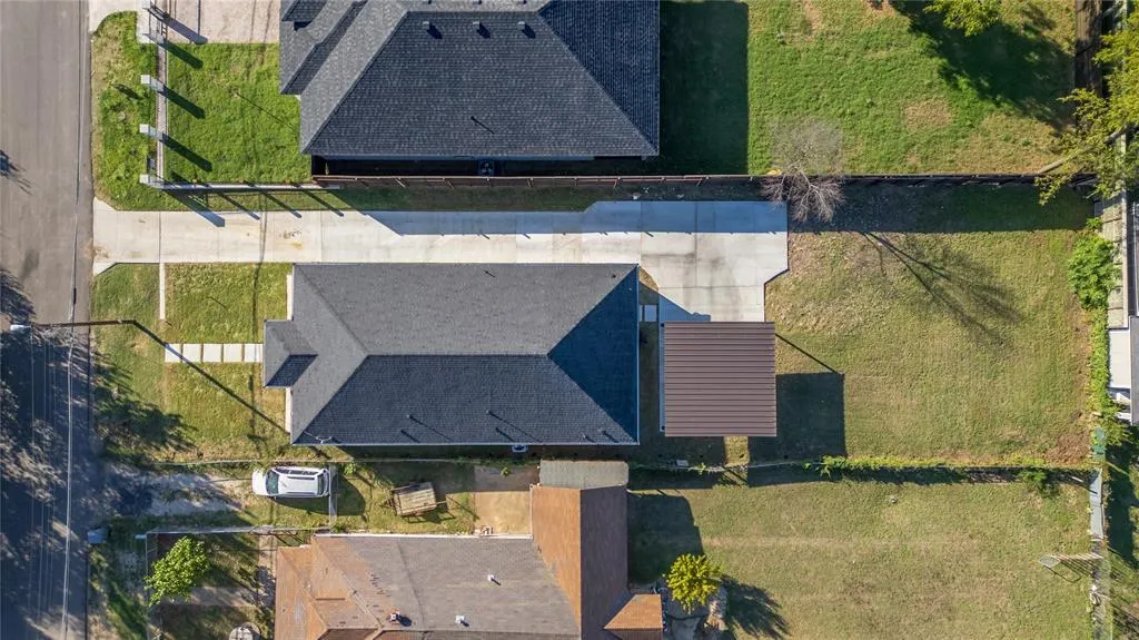 703 N Dwight Avenue