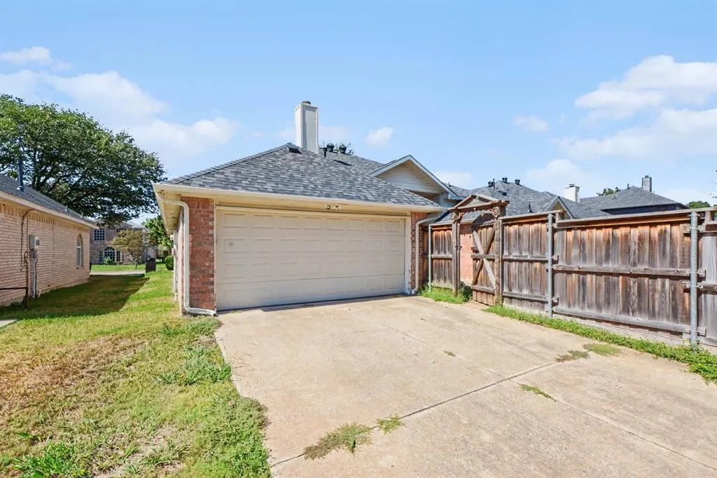 607 Grimsworth Court