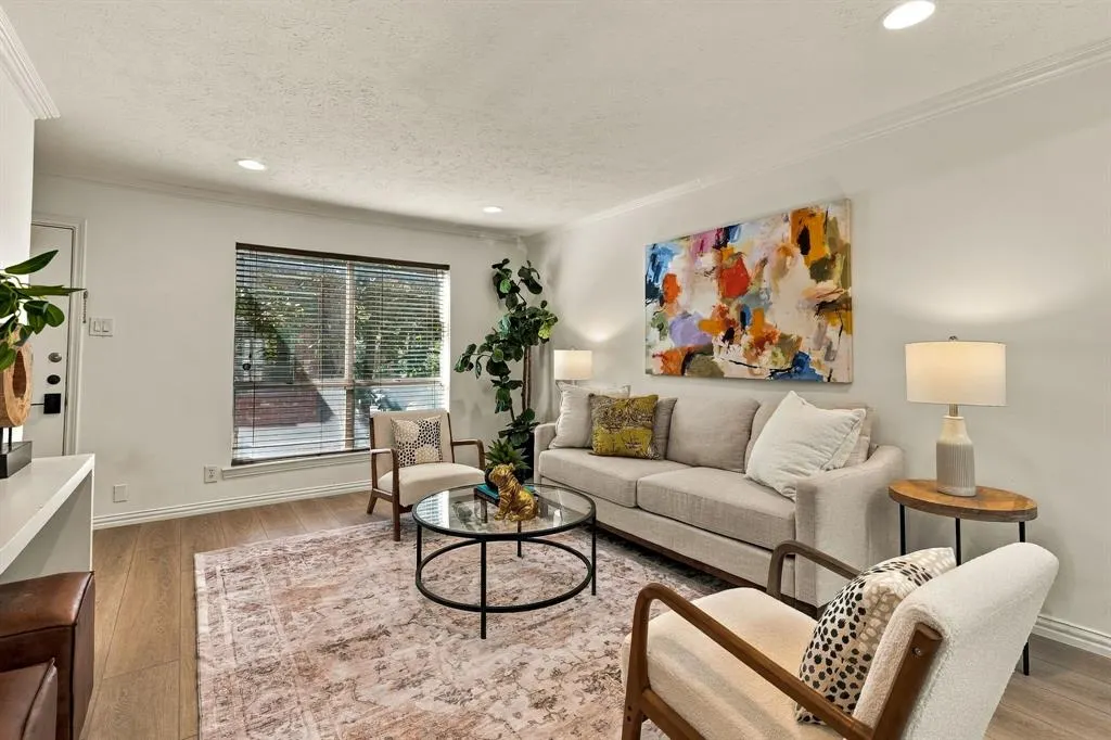 4525 Gilbert Avenue #208