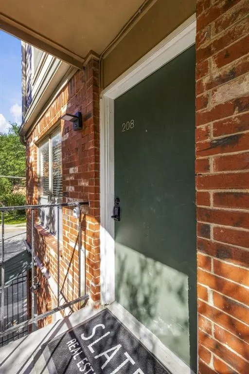 4525 Gilbert Avenue #208