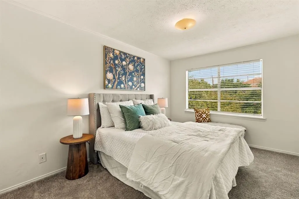 4525 Gilbert Avenue #208