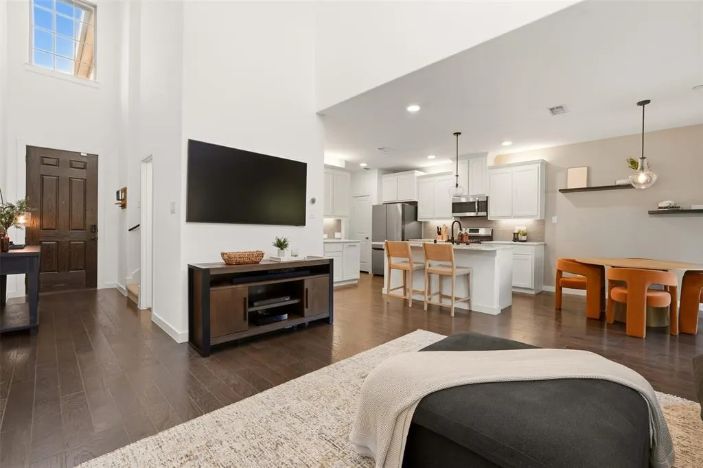 2725 Starburst Drive