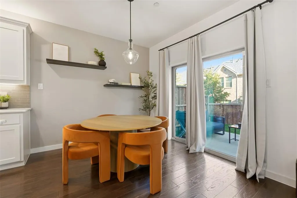 2725 Starburst Drive