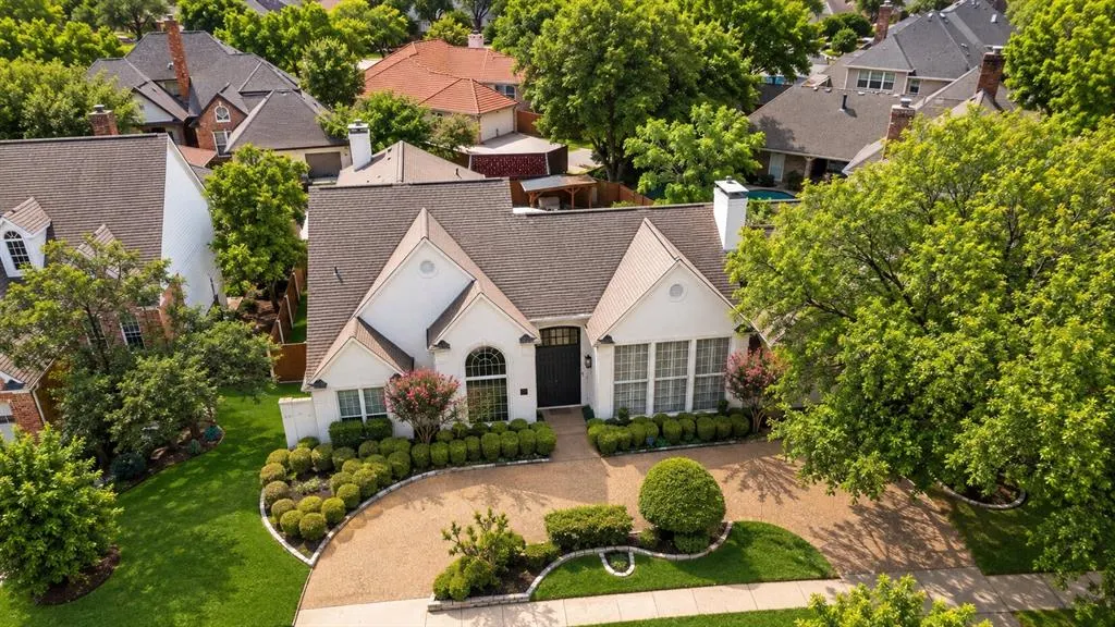4612 Saxon Drive
