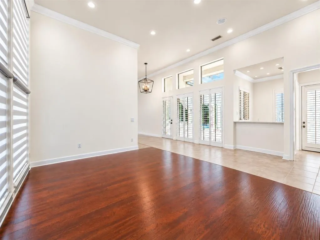 4612 Saxon Drive