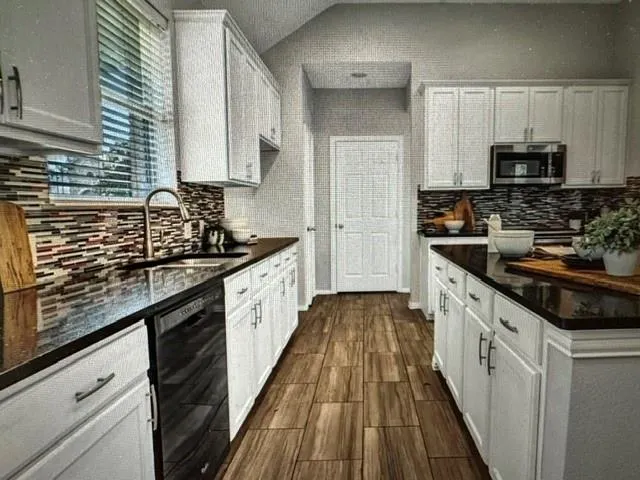 1601 Long Prairie Court