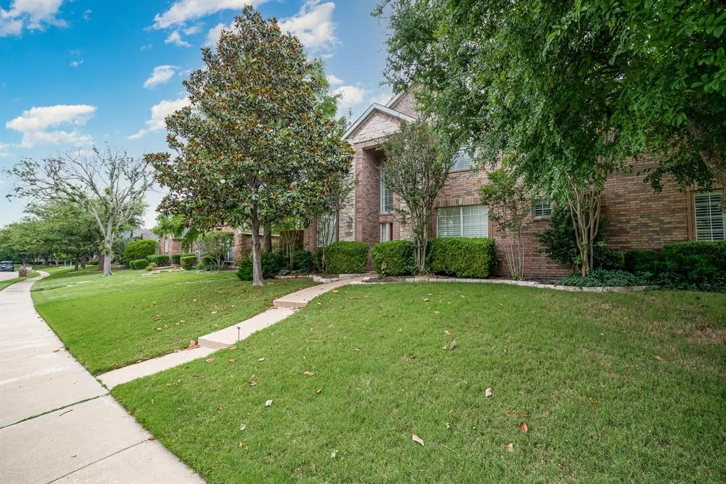 1800 Montura Lane