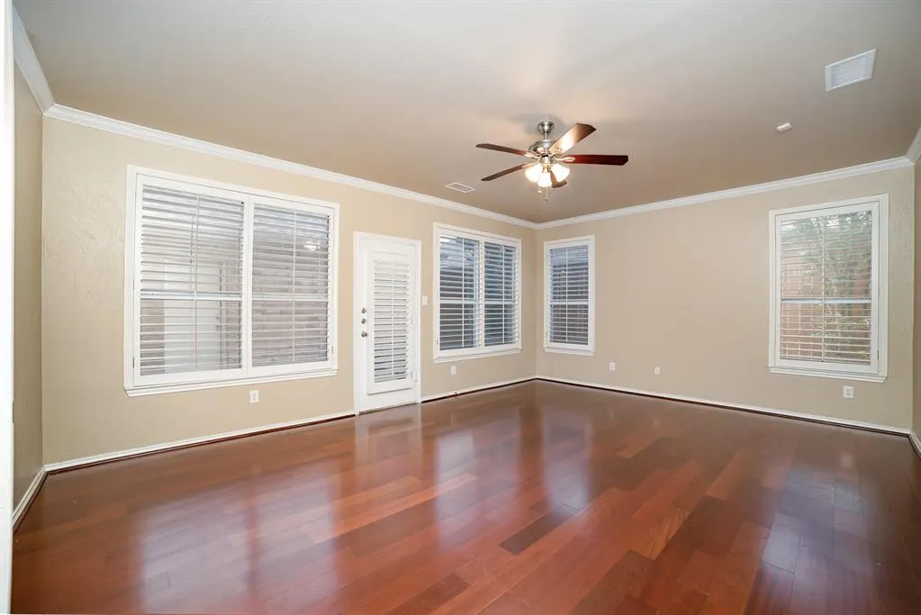 1800 Montura Lane