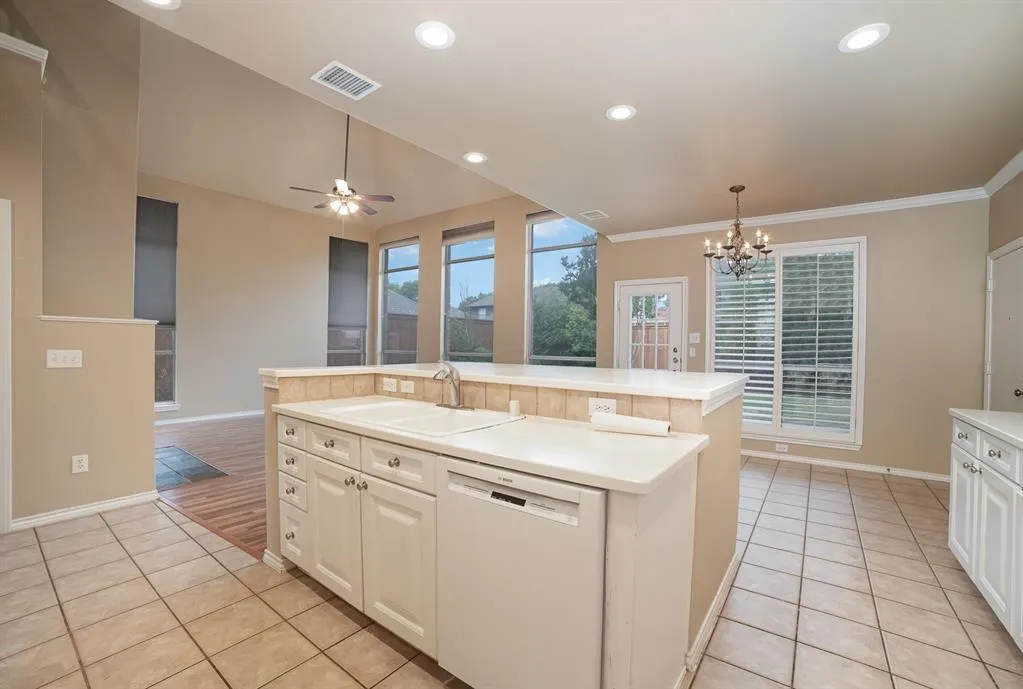 1800 Montura Lane