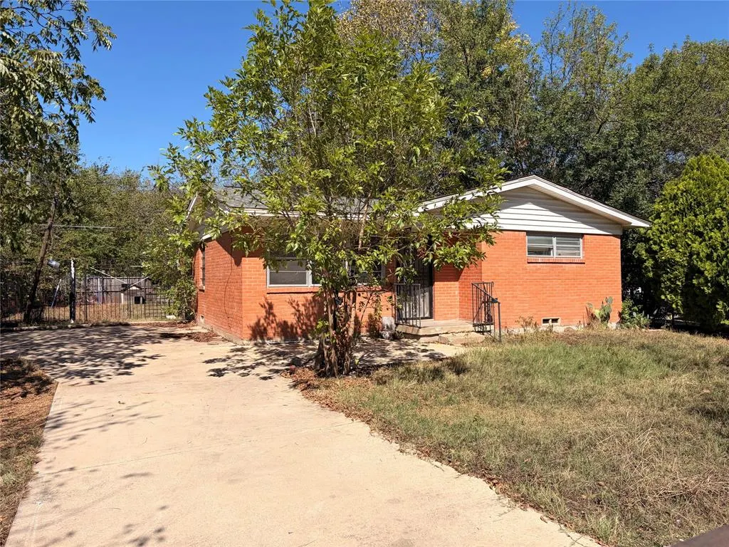 8109 Burroaks Drive
