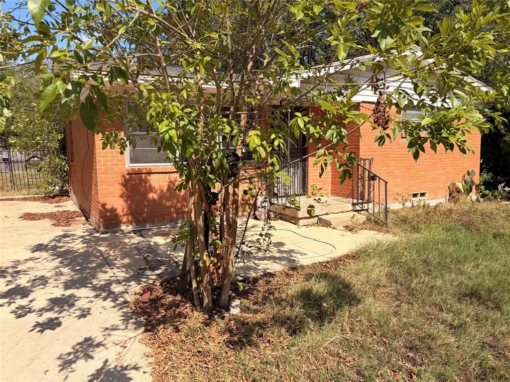 8109 Burroaks Drive