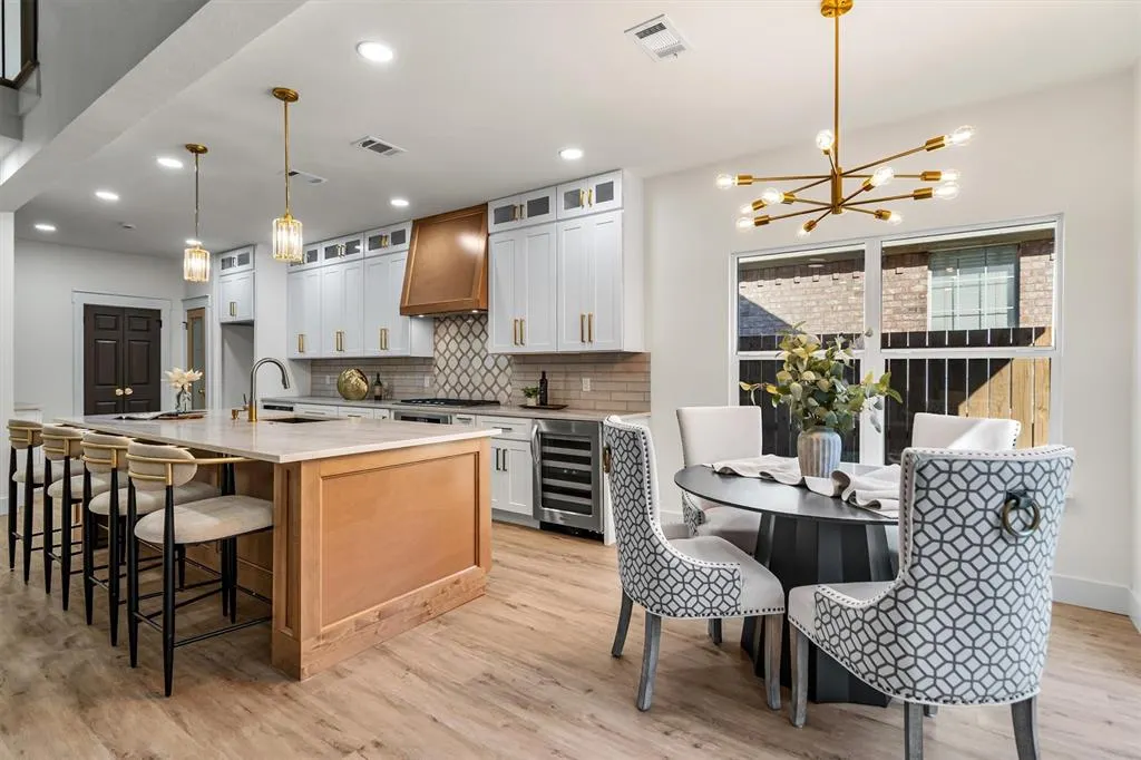 2706 Summerwood Court