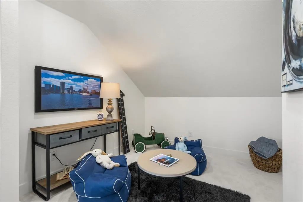 2706 Summerwood Court