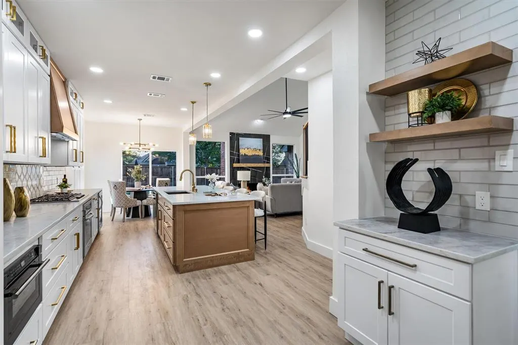 2706 Summerwood Court