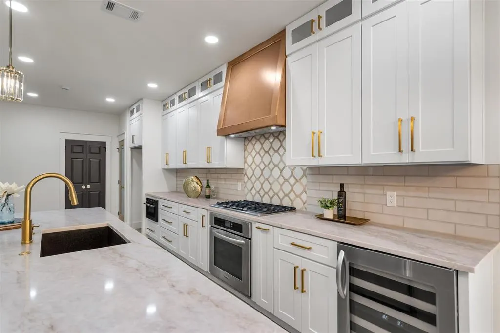 2706 Summerwood Court