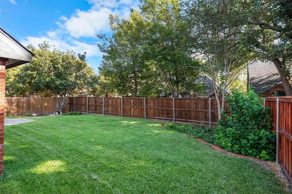 2706 Summerwood Court