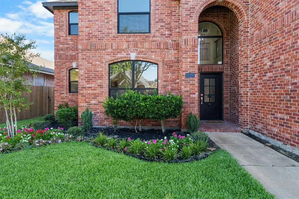 2706 Summerwood Court