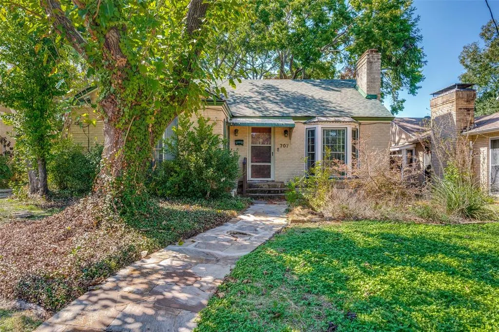 707 N Oak Cliff Boulevard