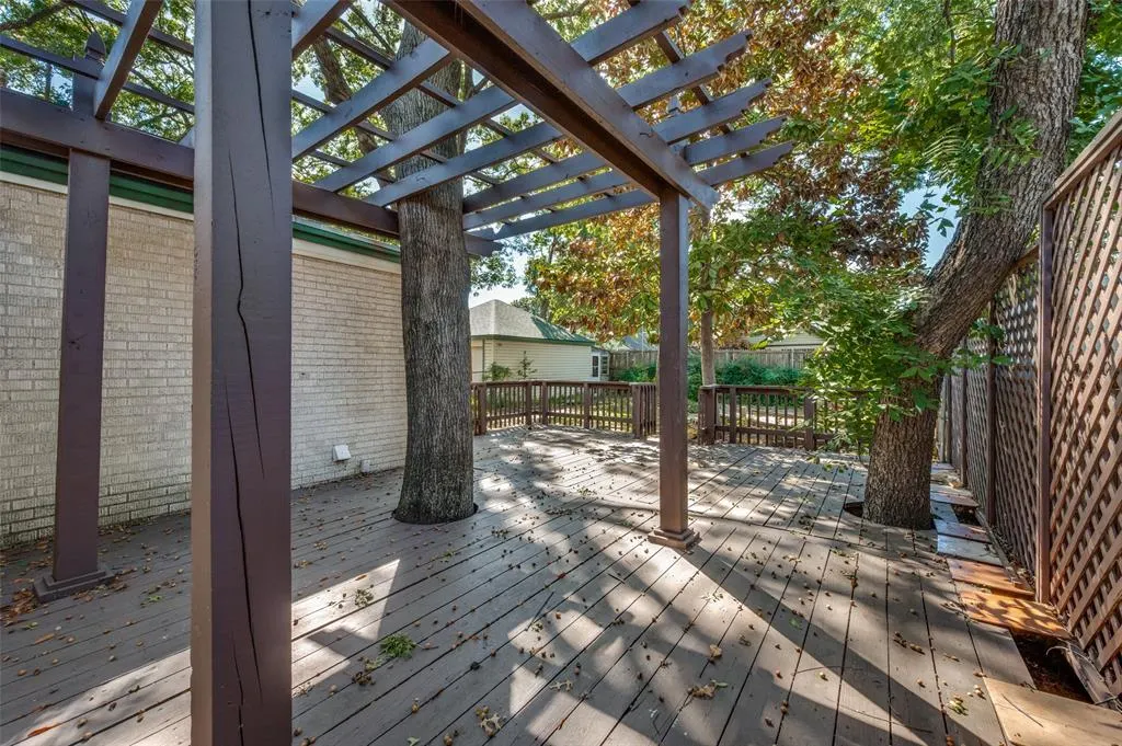 707 N Oak Cliff Boulevard