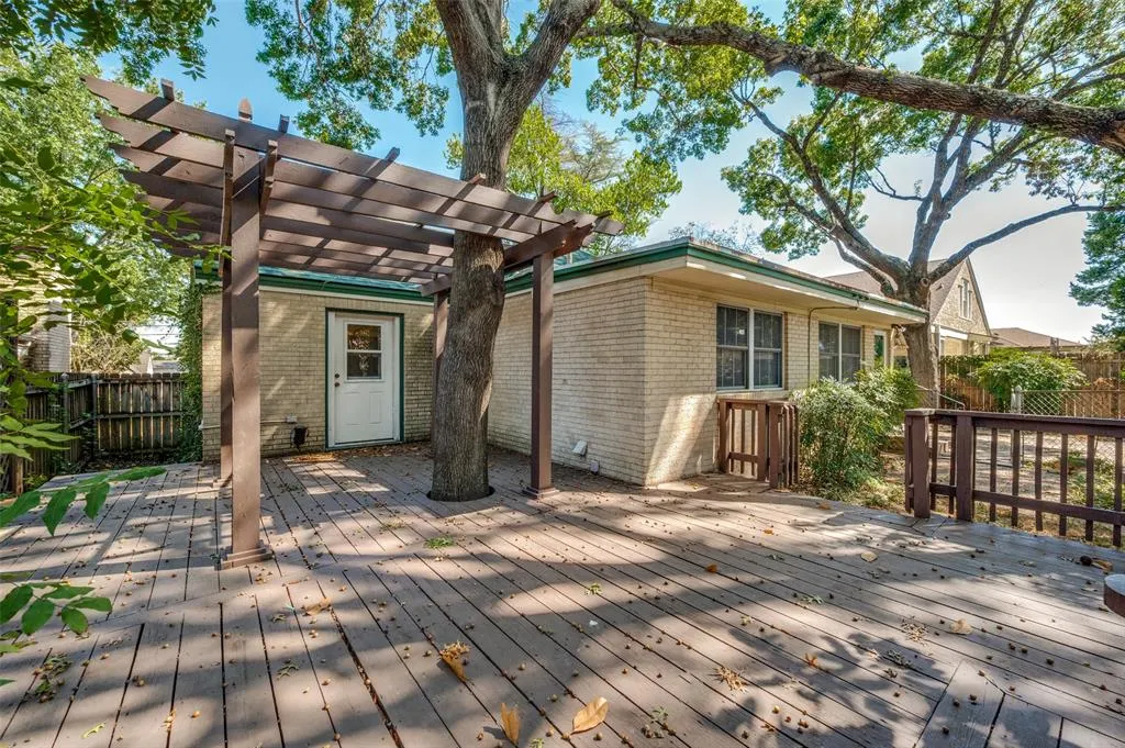 707 N Oak Cliff Boulevard