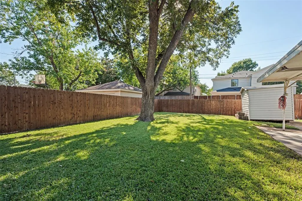 9307 Leaside Drive